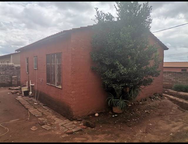 2 BEDROOM HOUSE FOR SALE IN SOSHANGUVE L